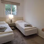 Modern In Miraflores דירה *