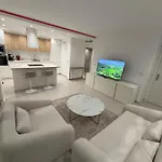 Modern In Miraflores דירה